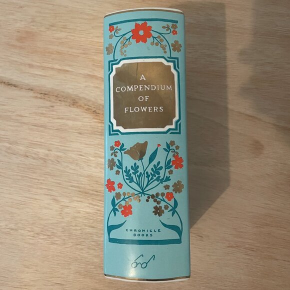 Bibliophile Vase: A Compendium of Flowers, Oscar Wilde quote, ceramic, colorful - Picture 2 of 8